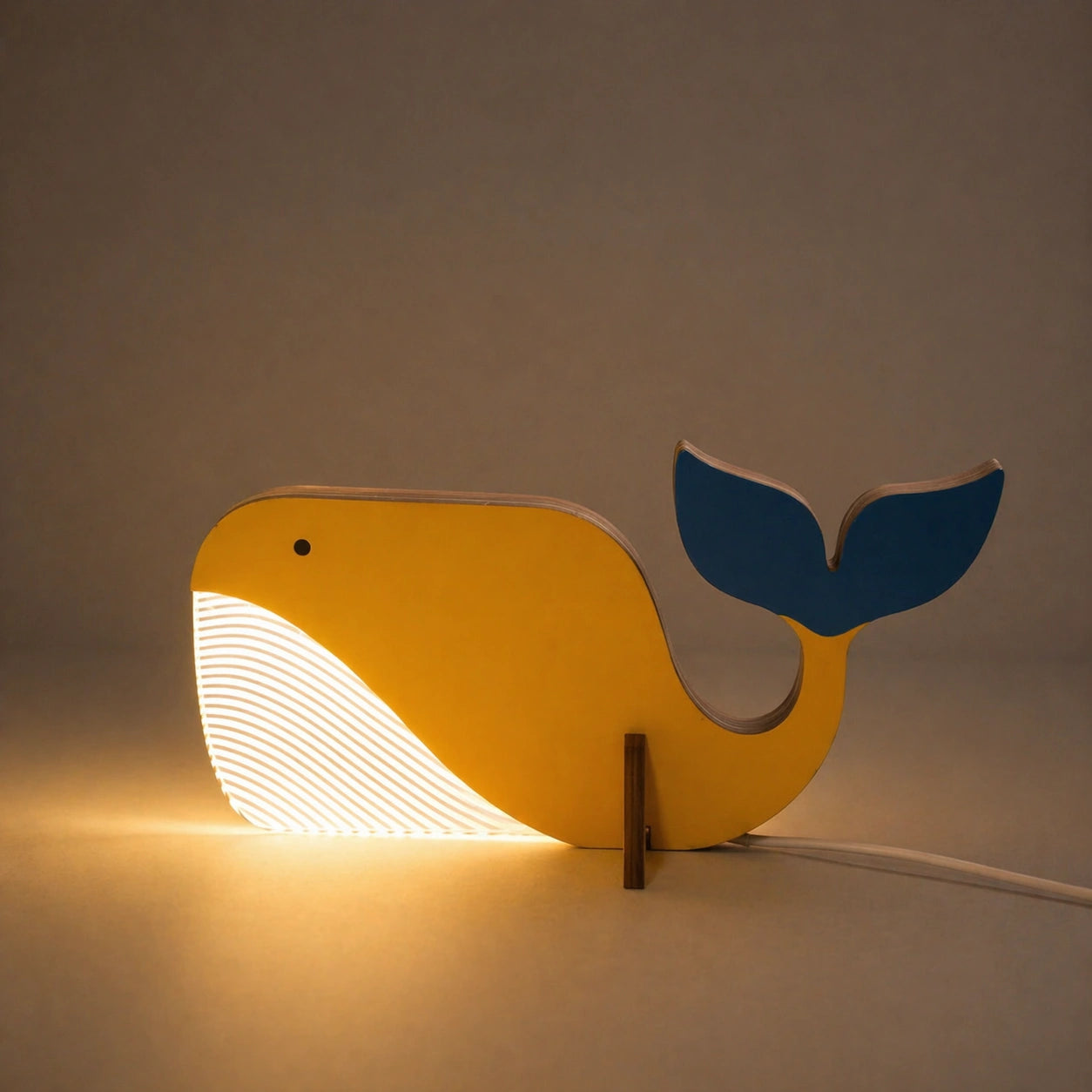Veilleuse Bébé Baleine en Bois